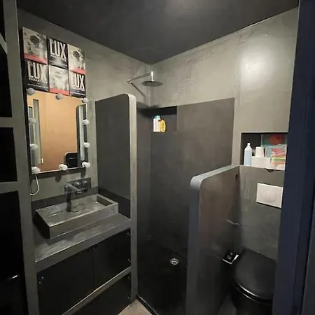 Dernier Etage Port De